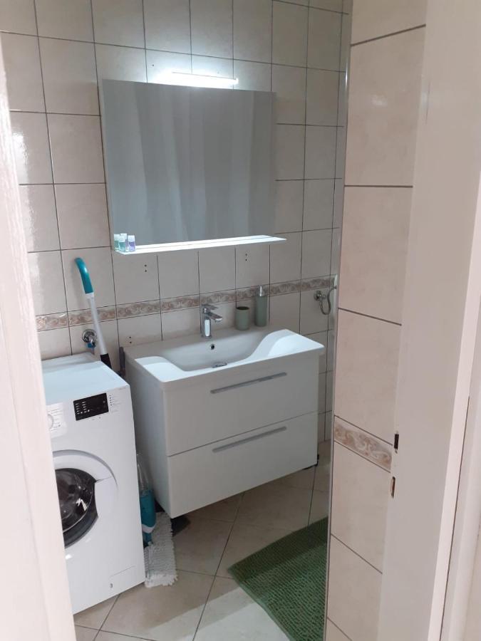 Apartments Vinea Baška Voda Eksteriør bilde